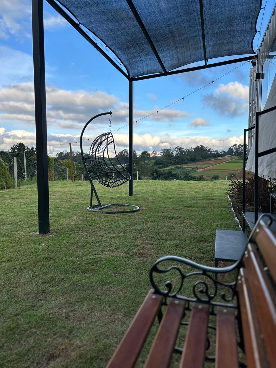 Trilha em meio à natureza